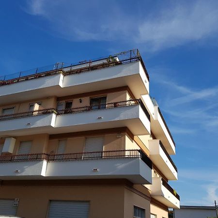 Quality Apartment Parisina Pescara Esterno foto
