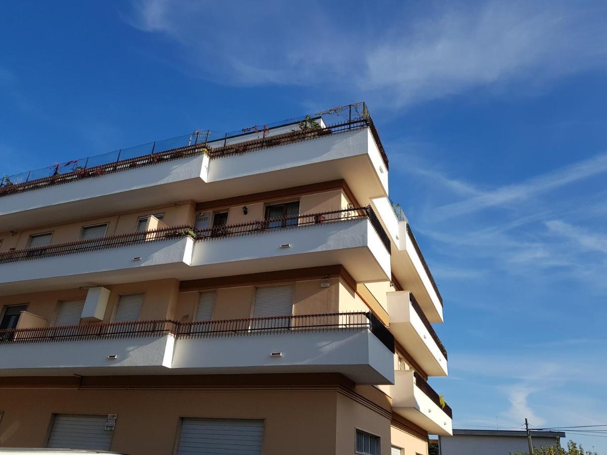 Quality Apartment Parisina Pescara Esterno foto